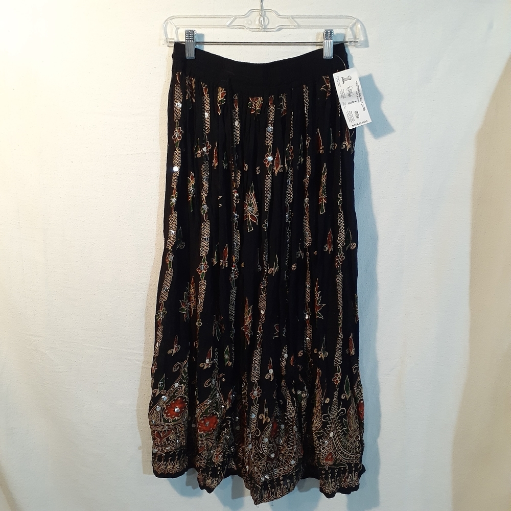 Embroidered maxi skirt
